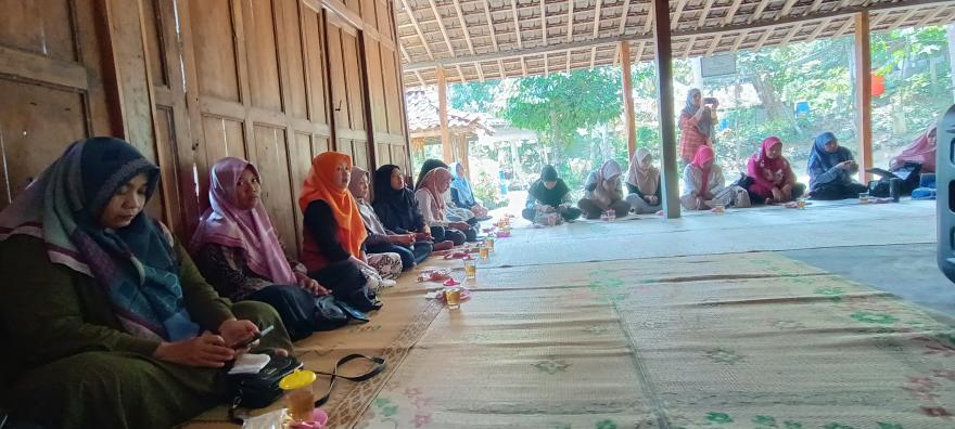 Pemkal Sendangsari Gelar Monev Bank Sampah, Bahas Permasalahan dan Solusi Bersama